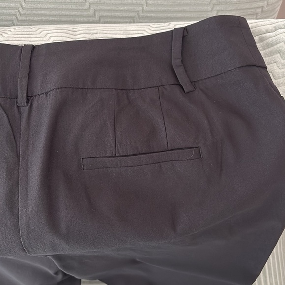 Lane Bryant Black 4 Season Slim Capri Mid Size. Button/ 2 Hook Closure. Size 20 - Picture 5 of 11